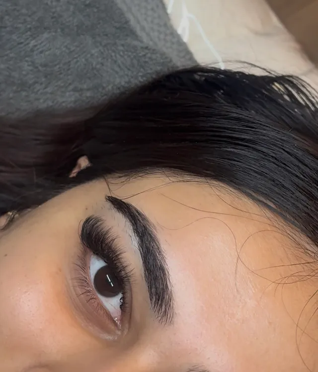 Close up of a fresh lash set by Sahej, eye open